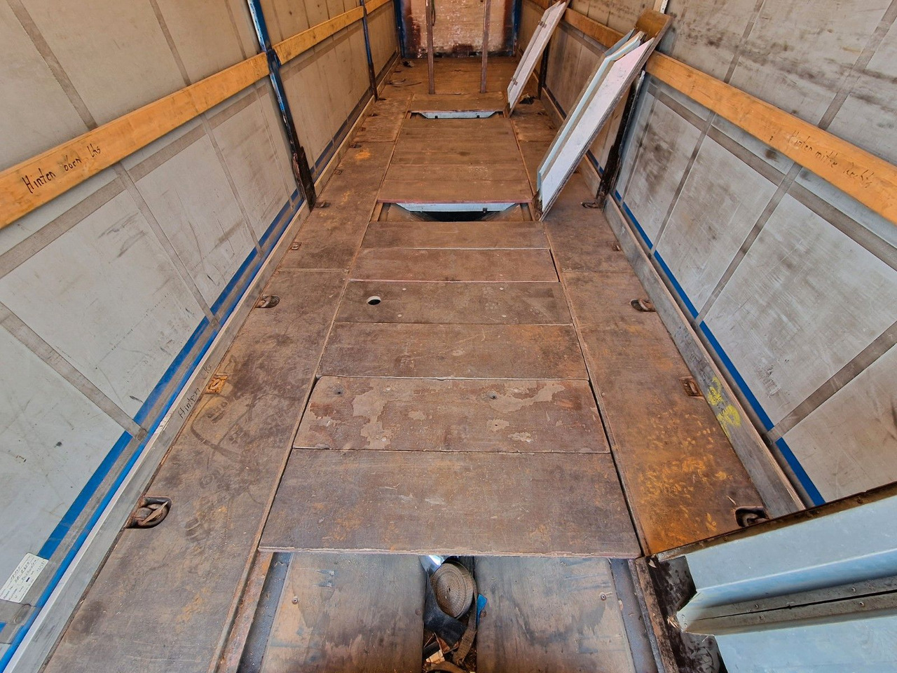 Брезентово полуремарке Schmidt Hagen SPC/39/E/10,5 / Coilmulde / Lenk-Liftachse: снимка 13 Брезентово полуремарке Schmidt Hagen SPC/39/E/10,5 / Coilmulde / Lenk-Liftachse: снимка 13