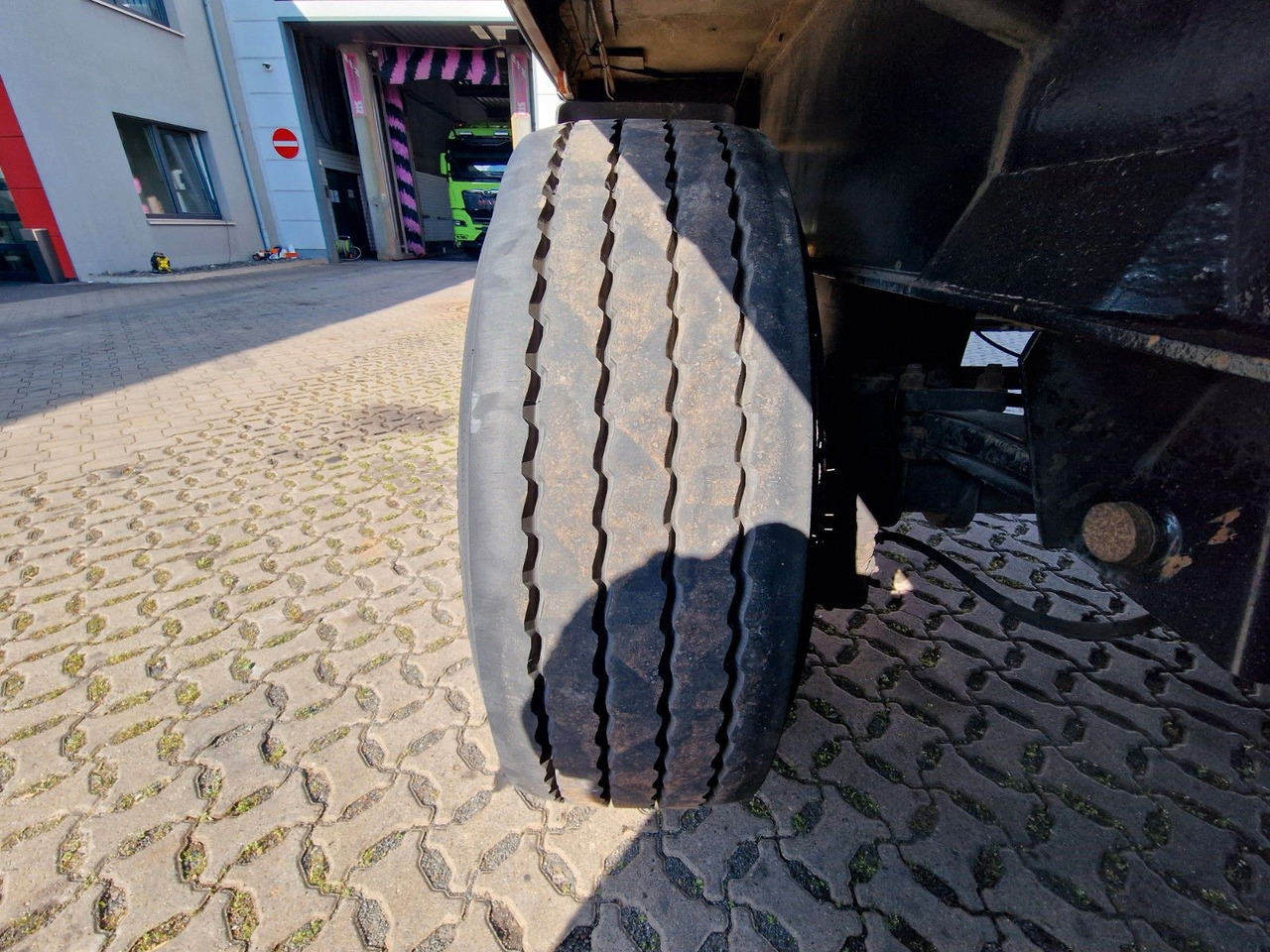 Брезентово полуремарке Schmidt Hagen SPC/39/E/10,5 / Coilmulde / Lenk-Liftachse: снимка 41 Брезентово полуремарке Schmidt Hagen SPC/39/E/10,5 / Coilmulde / Lenk-Liftachse: снимка 41