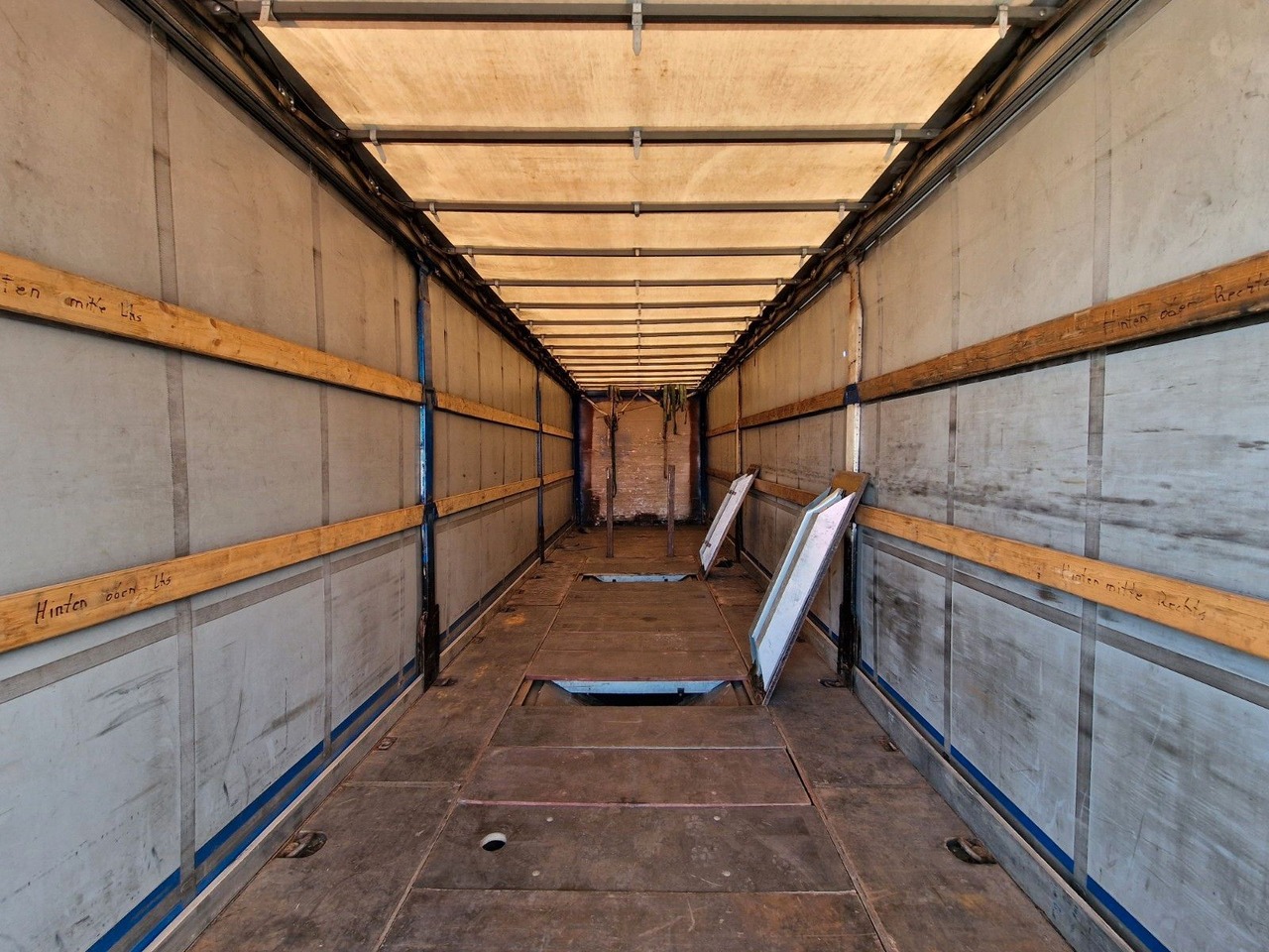 Брезентово полуремарке Schmidt Hagen SPC/39/E/10,5 / Coilmulde / Lenk-Liftachse: снимка 10 Брезентово полуремарке Schmidt Hagen SPC/39/E/10,5 / Coilmulde / Lenk-Liftachse: снимка 10