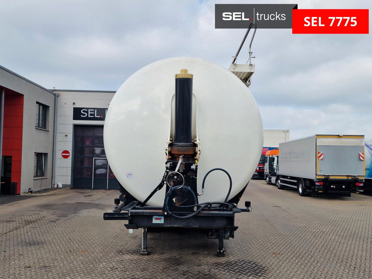 Spitzer SKS 27 / Kippsilo / 53.000 l / Liftachse - Цистерна за насипни товари: снимка 2 Spitzer SKS 27 / Kippsilo / 53.000 l / Liftachse - Цистерна за насипни товари: снимка 2