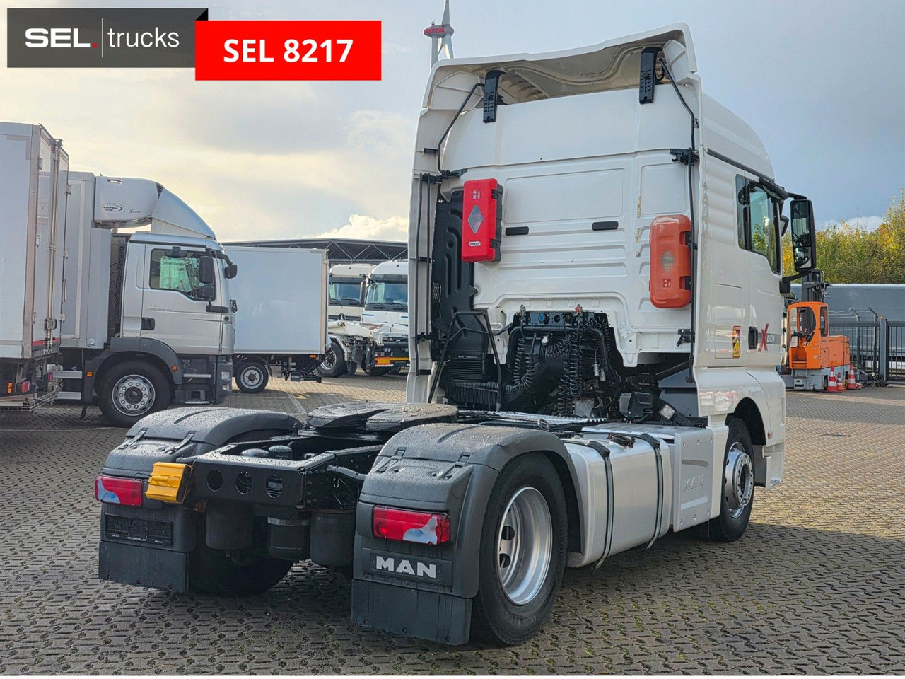 MAN TGX 18.460 4X2 BLS / Retarder / 2 Tanks - Влекач: снимка 5 MAN TGX 18.460 4X2 BLS / Retarder / 2 Tanks - Влекач: снимка 5