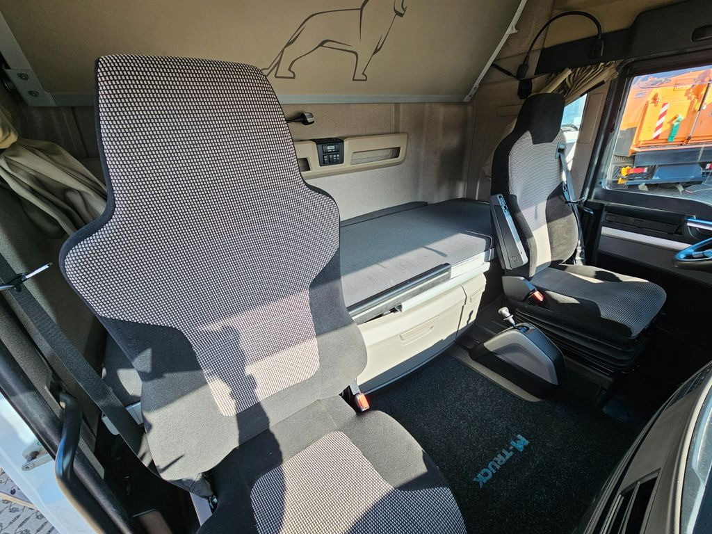 Влекач MAN TGX 18.500/ Retarder/ 2 Tanks/ Standklima/ Xenon: снимка 18