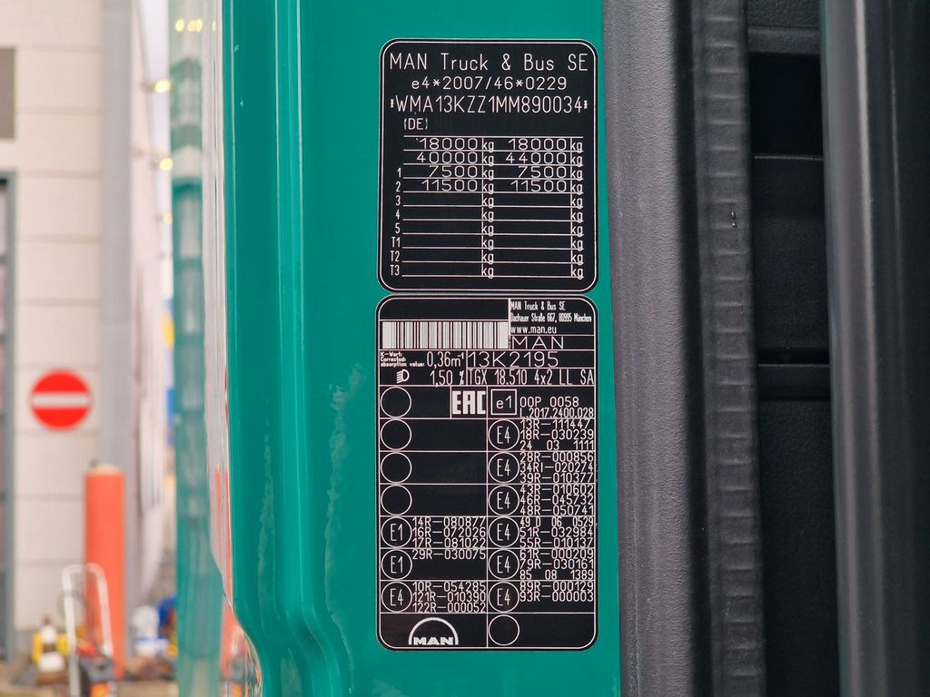 Влекач MAN TGX 18.510 4x2 LL SA / Retarder / Hubkupplung: снимка 15