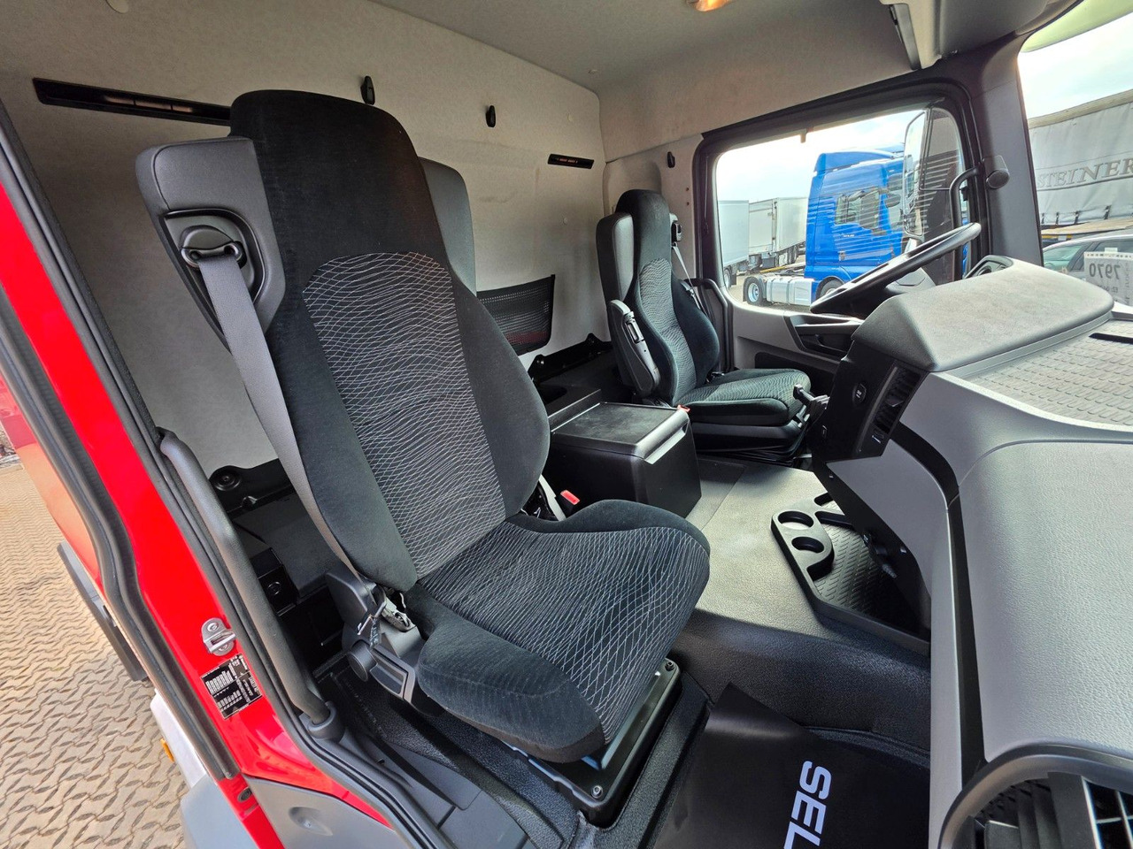 Влекач Mercedes-Benz Antos 1840 / WENIG KM / LOW MILLAGES: снимка 19