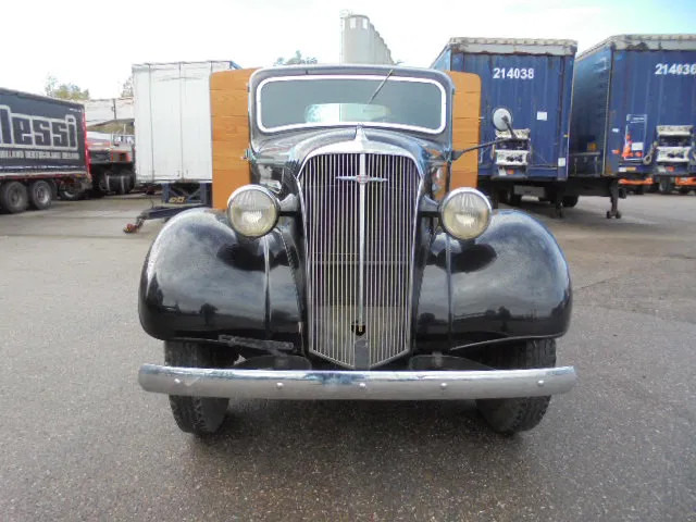 Chevrolet 1 1/2 TON FLATBED - Бордови камион: снимка 2 Chevrolet 1 1/2 TON FLATBED - Бордови камион: снимка 2