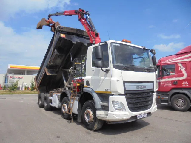 DAF CF 370 8X4 + PALFINGER EPSILON - Самосвал камион, Камион с кран: снимка 3 DAF CF 370 8X4 + PALFINGER EPSILON - Самосвал камион, Камион с кран: снимка 3