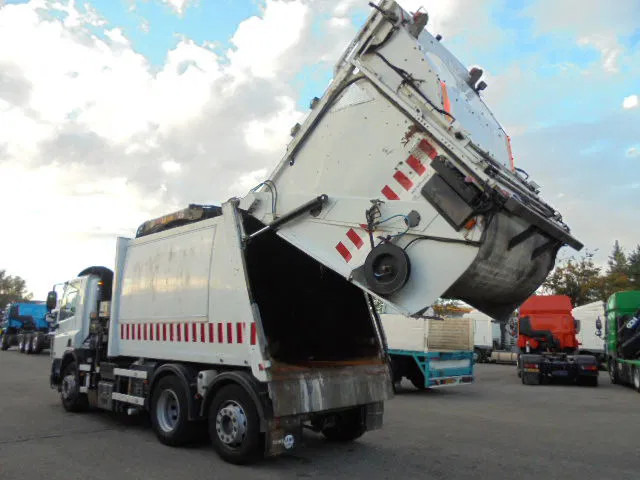 DAF CF 75.250 6X2 - Боклукчийска кола: снимка 4 DAF CF 75.250 6X2 - Боклукчийска кола: снимка 4