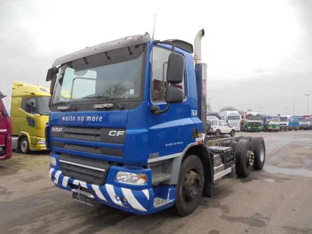 DAF CF 75.250 6X2 - Шаси кабина: снимка 1 DAF CF 75.250 6X2 - Шаси кабина: снимка 1