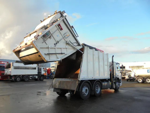 DAF CF 75.250 6x2 - Боклукчийска кола: снимка 5 DAF CF 75.250 6x2 - Боклукчийска кола: снимка 5