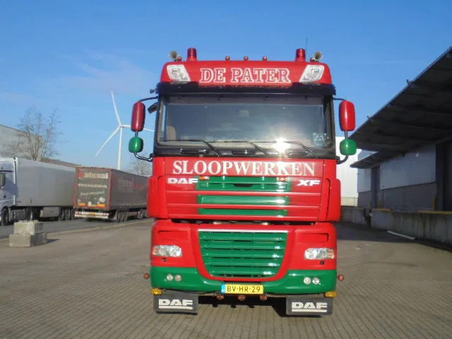 DAF XF 105 410 FAD 8X4 STEEL SUSPENSION - Мултилифт с кука камион: снимка 3 DAF XF 105 410 FAD 8X4 STEEL SUSPENSION - Мултилифт с кука камион: снимка 3