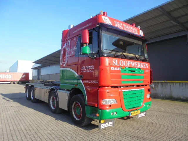 DAF XF 105 410 FAD 8X4 STEEL SUSPENSION - Мултилифт с кука камион: снимка 2 DAF XF 105 410 FAD 8X4 STEEL SUSPENSION - Мултилифт с кука камион: снимка 2