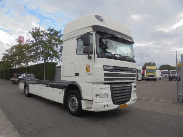 DAF XF 105 410 NL truck - Контейнеровоз/ Сменна каросерия камион: снимка 3 DAF XF 105 410 NL truck - Контейнеровоз/ Сменна каросерия камион: снимка 3