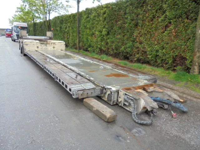 Faymonville F-S42-1ACA - Нискорамна площадка полуремарке: снимка 4 Faymonville F-S42-1ACA - Нискорамна площадка полуремарке: снимка 4