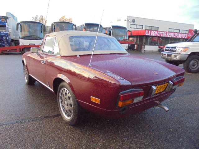 Fiat 124 SPIDER 2000 USA - Лек автомобил: снимка 4 Fiat 124 SPIDER 2000 USA - Лек автомобил: снимка 4