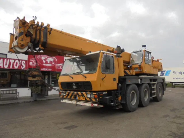 Grove GMK 3050 6X6X6 - Кран за всякакви терени: снимка 1 Grove GMK 3050 6X6X6 - Кран за всякакви терени: снимка 1