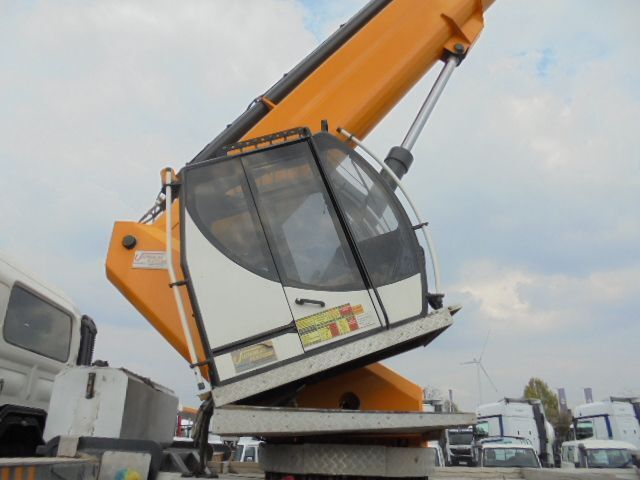 Автовишка Hino 700 6X4: снимка 11 Автовишка Hino 700 6X4: снимка 11