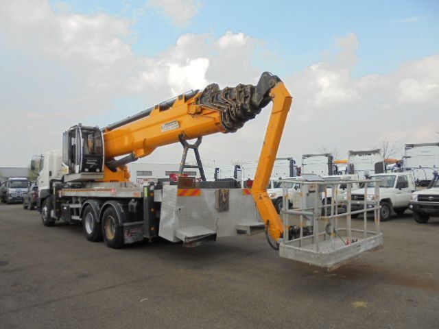 Автовишка Hino 700 6X4: снимка 9 Автовишка Hino 700 6X4: снимка 9