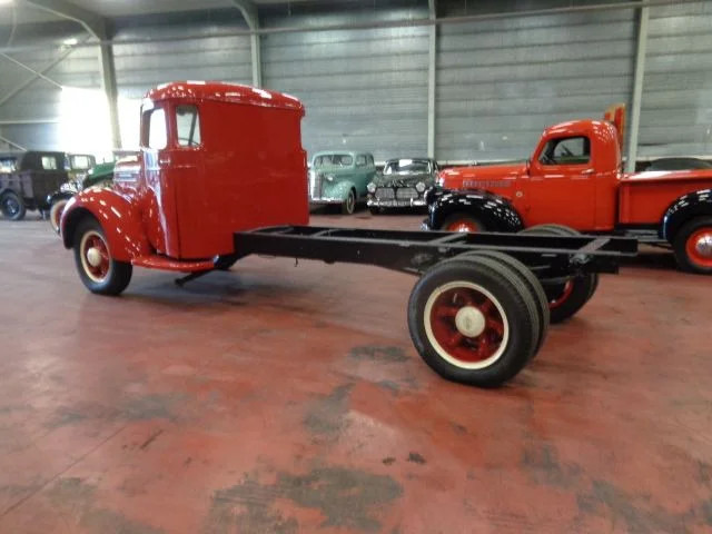 International D 30 4 TONNER - Шаси кабина: снимка 3 International D 30 4 TONNER - Шаси кабина: снимка 3