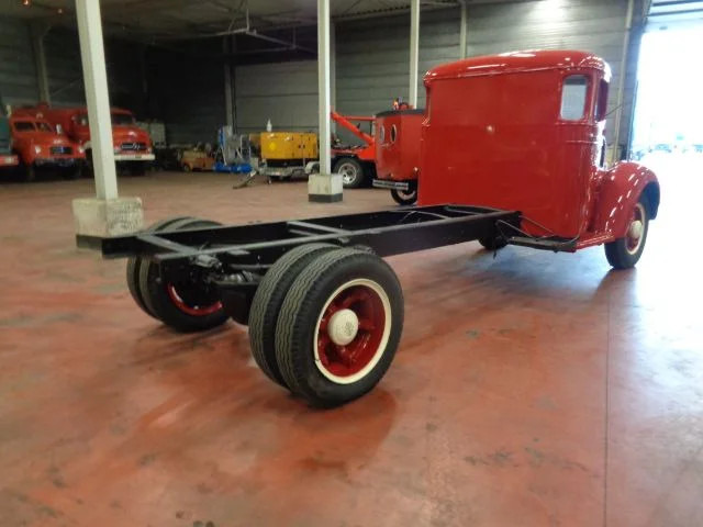 International D 30 4 TONNER - Шаси кабина: снимка 4 International D 30 4 TONNER - Шаси кабина: снимка 4