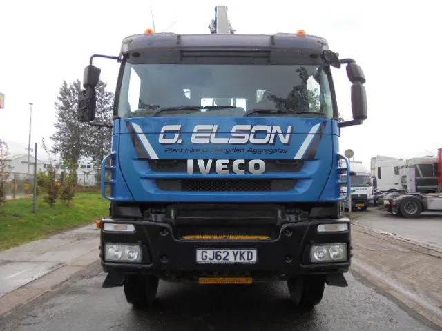 Iveco AD340T36 8X4 - Самосвал камион, Камион с кран: снимка 2 Iveco AD340T36 8X4 - Самосвал камион, Камион с кран: снимка 2