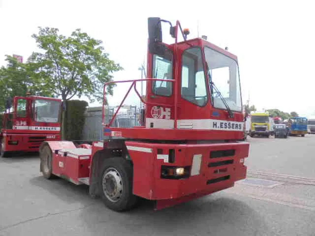 MOL YM225/4X2 40KM/H - Терминален влекач: снимка 3 MOL YM225/4X2 40KM/H - Терминален влекач: снимка 3