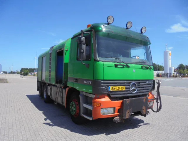 Mercedes-Benz Actros 1831 1831 Bitumensprayer - Камион цистерна: снимка 3 Mercedes-Benz Actros 1831 1831 Bitumensprayer - Камион цистерна: снимка 3