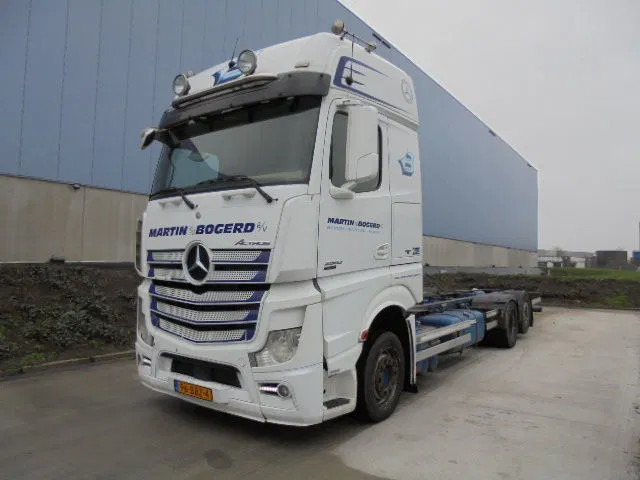 Mercedes-Benz Actros 2542 6X2 - Шаси кабина: снимка 1 Mercedes-Benz Actros 2542 6X2 - Шаси кабина: снимка 1