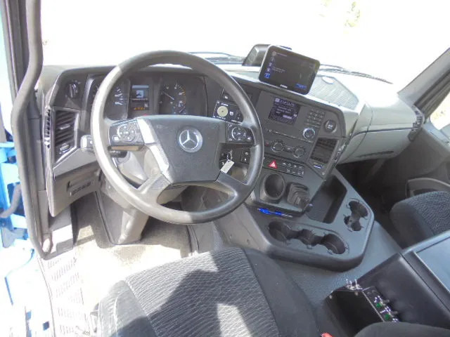 Камион с кабелна система Mercedes-Benz Antos 2733: снимка 8