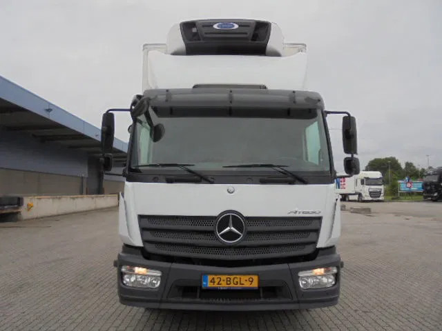 Mercedes-Benz Atego 1218 - Изотермичен камион: снимка 2 Mercedes-Benz Atego 1218 - Изотермичен камион: снимка 2