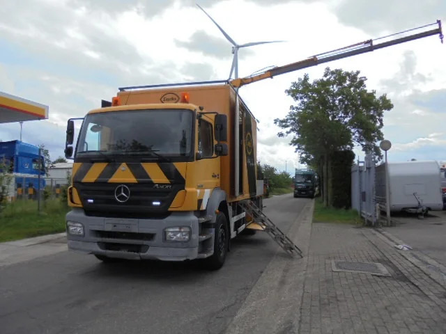 Mercedes-Benz Axor 1828 - Камион с кран: снимка 1 Mercedes-Benz Axor 1828 - Камион с кран: снимка 1