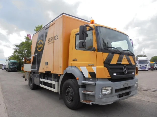 Mercedes-Benz Axor 1828 - Камион с кран: снимка 5 Mercedes-Benz Axor 1828 - Камион с кран: снимка 5