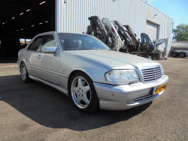 Mercedes-Benz C-Klasse 43 AMG - Седан: снимка 2 Mercedes-Benz C-Klasse 43 AMG - Седан: снимка 2