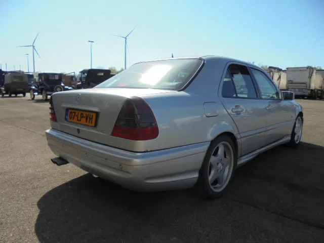 Mercedes-Benz C-Klasse 43 AMG - Седан: снимка 3 Mercedes-Benz C-Klasse 43 AMG - Седан: снимка 3