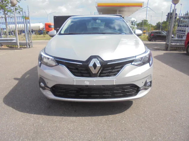 Renault Taliant 1.0 TURBO NEW TAX FREE - Седан: снимка 2 Renault Taliant 1.0 TURBO NEW TAX FREE - Седан: снимка 2