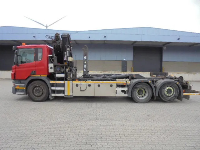 Мултилифт с кука камион, Камион с кран Scania P400 6X2: снимка 11