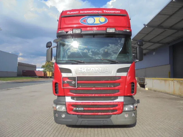 Scania R440 6X2 VOLUME COMBI + RETARDER - Камион фургон: снимка 2 Scania R440 6X2 VOLUME COMBI + RETARDER - Камион фургон: снимка 2
