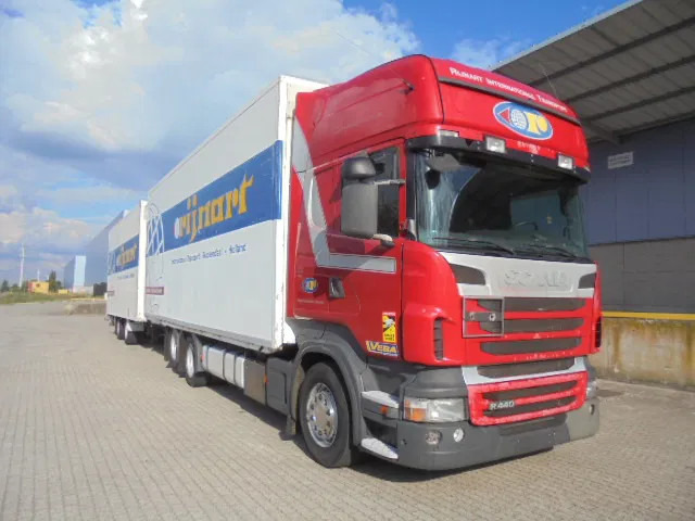 Scania R440 6X2 VOLUME COMBI + RETARDER - Камион фургон: снимка 3 Scania R440 6X2 VOLUME COMBI + RETARDER - Камион фургон: снимка 3