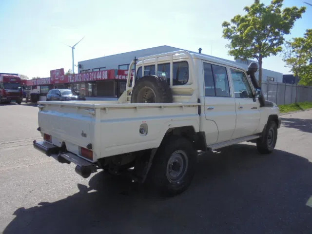 Toyota Land Cruiser HJ79L 4X4 CREWCAB PICKUP EXPORT OUTSIDE EU ONLY - Лек автомобил: снимка 4 Toyota Land Cruiser HJ79L 4X4 CREWCAB PICKUP EXPORT OUTSIDE EU ONLY - Лек автомобил: снимка 4