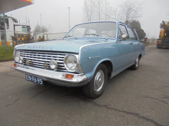 Vauxhall Victor 101 SUPER - Седан: снимка 1 Vauxhall Victor 101 SUPER - Седан: снимка 1