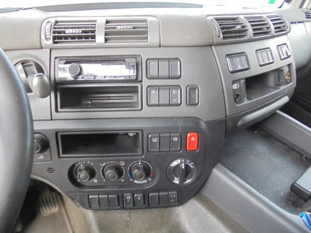 Влекач DAF CF 400: снимка 11