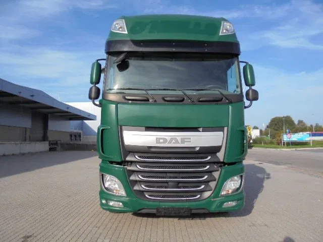 DAF XF 106.460 SUPER SPACE CAB - Влекач: снимка 4 DAF XF 106.460 SUPER SPACE CAB - Влекач: снимка 4