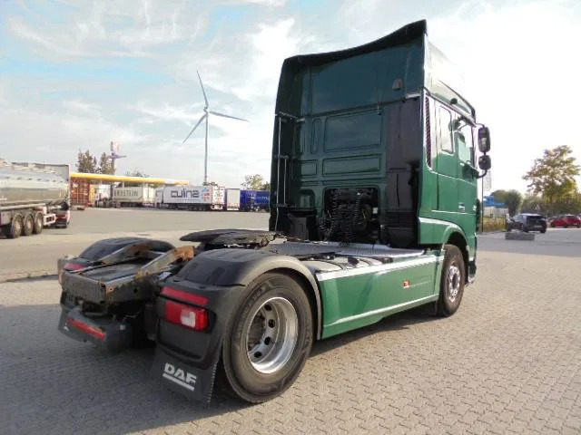 DAF XF 106.460 SUPER SPACE CAB - Влекач: снимка 2 DAF XF 106.460 SUPER SPACE CAB - Влекач: снимка 2