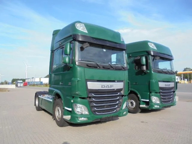 DAF XF 106.460 SUPER SPACE CAB - Влекач: снимка 3 DAF XF 106.460 SUPER SPACE CAB - Влекач: снимка 3