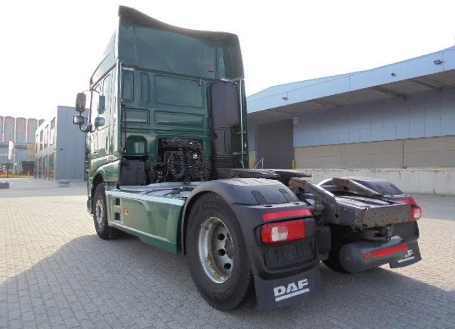 DAF XF 106.460 SUPER SPACE CAB - Влекач: снимка 5 DAF XF 106.460 SUPER SPACE CAB - Влекач: снимка 5