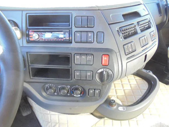 Влекач DAF XF 440 125XDAF 106 TRACTOR HEAD IN STOCK: снимка 9