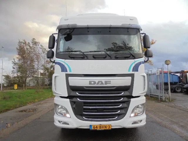 DAF XF 440 SPACE CAB - Влекач: снимка 2 DAF XF 440 SPACE CAB - Влекач: снимка 2