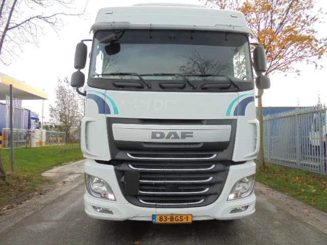 DAF XF 440 SPACE CAB - Влекач: снимка 2 DAF XF 440 SPACE CAB - Влекач: снимка 2