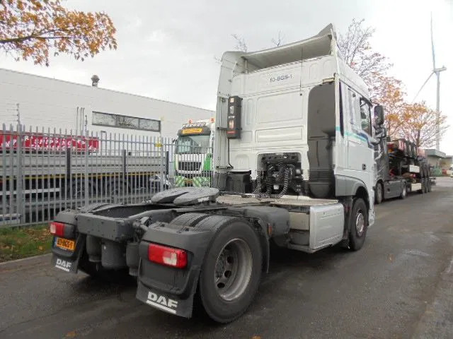 DAF XF 440 SPACE CAB - Влекач: снимка 4 DAF XF 440 SPACE CAB - Влекач: снимка 4