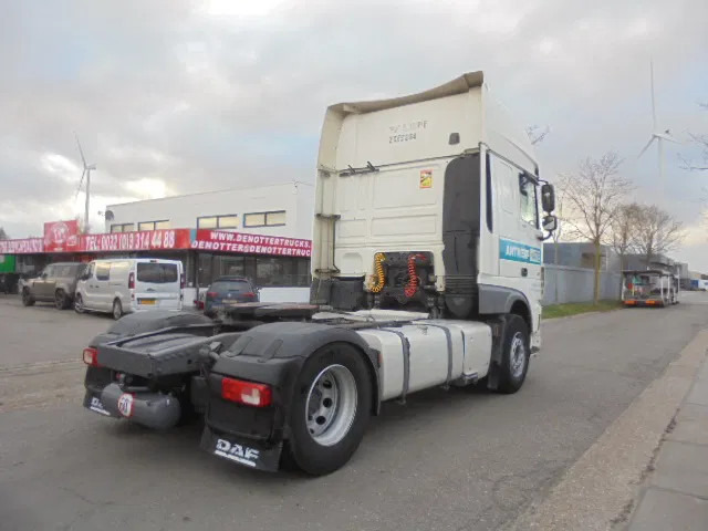 DAF XF 480 SUPERSPACECAB - Влекач: снимка 4 DAF XF 480 SUPERSPACECAB - Влекач: снимка 4