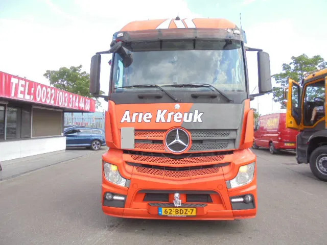 Mercedes-Benz Actros 2343 6X2 VOORLOOPAS - Влекач: снимка 2 Mercedes-Benz Actros 2343 6X2 VOORLOOPAS - Влекач: снимка 2